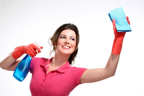 Local floor cleaning technician working in Barnes